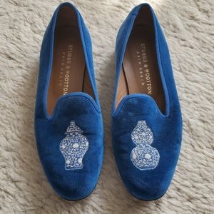 Stubbs & Wootton Slippers with Blue and White Delft Pottery Embroidery - size 9